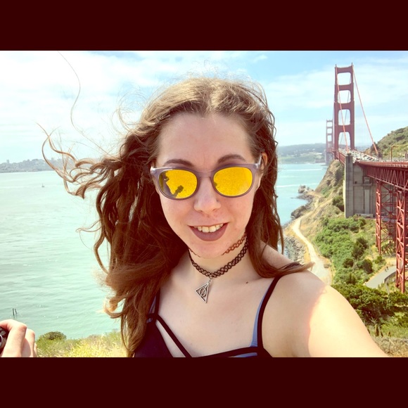 Meet your Posher, Cari - Picture 1 of 1